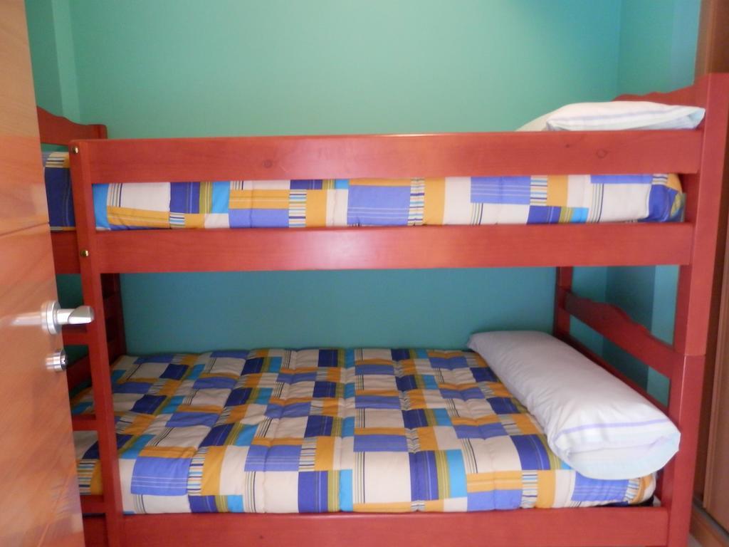 Apartamentos Monte Hernanz Riaza Habitación foto